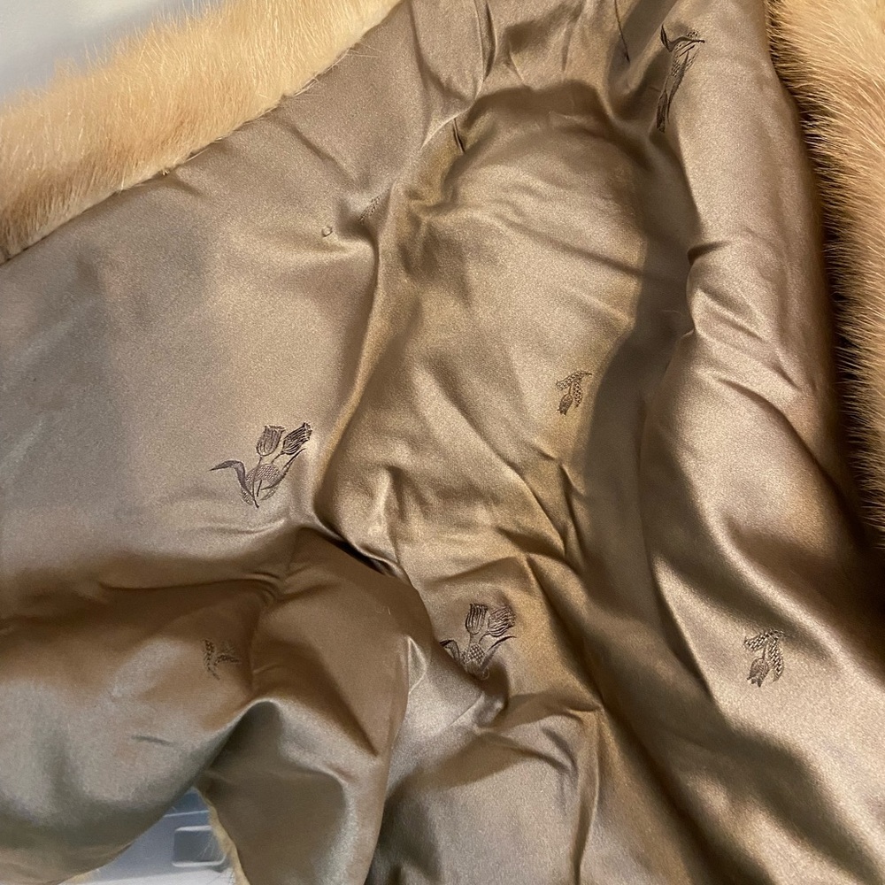 Vintage Halle Bros. Fur Wrap - Picture 8 of 9